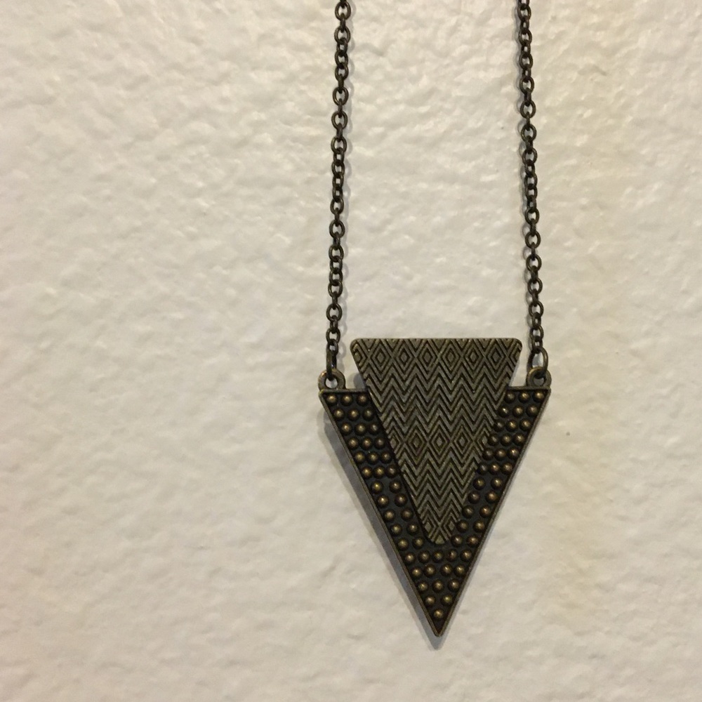 • Triangle Necklace-earring Set •
